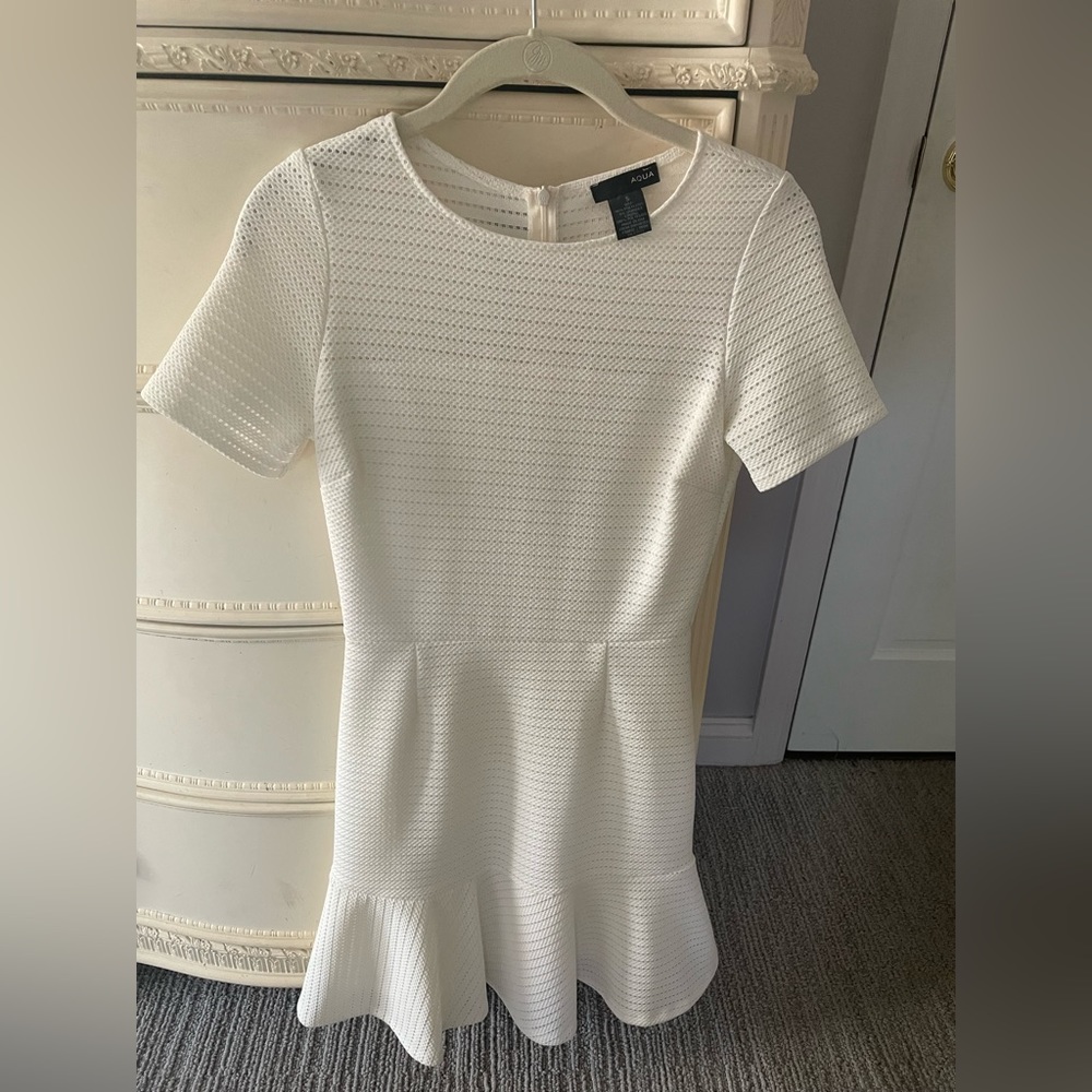 AQUA white short sleeve dress